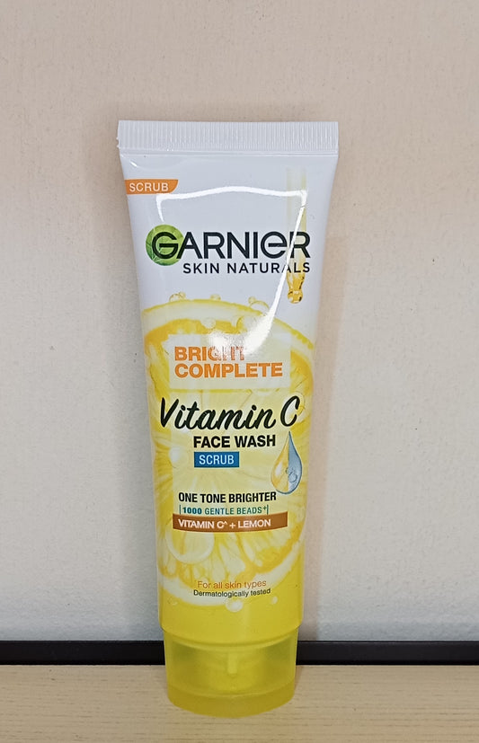 Garnier Bright Complete Vitamin C Face Wash Scrub 100 ml